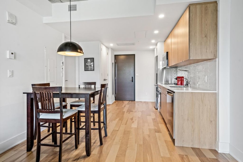 3 1/2 meublé et tout inclus avec vue panoramique à Griffintown 2