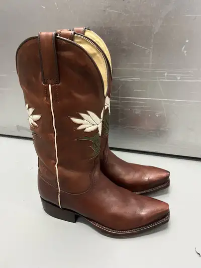 Tony Mora embroidered cowgirl boots-6, View more