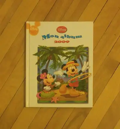9 LIVRES: $0.75 ET $1. CHACUN. Pour les jeunes. CLUB DU LIVRE MICKEY: DISNEY MON ALBUM 2009. $1. DIS...