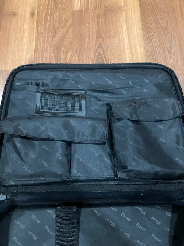 targus international traveler premium laptop tote in Laptop Accessories in Oakville / Halton Region - Image 6