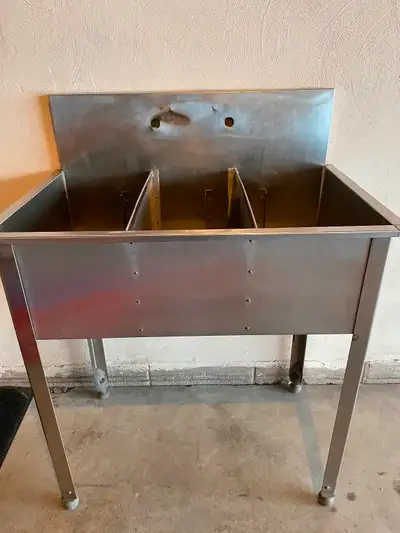 Vintage Restaurant Quality Stainless Steel 3 Compartment Utility Sink (pipes included). Durable 16 g...