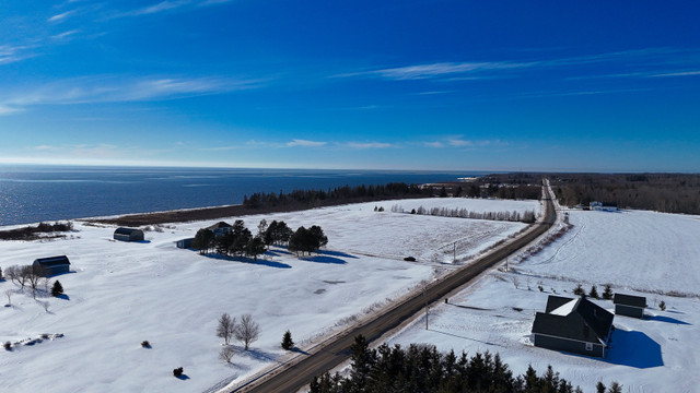 WATERFRONT 4.8 ACRES ON A BEAUTIFUL BEACH in Land for Sale in Summerside - Image 3