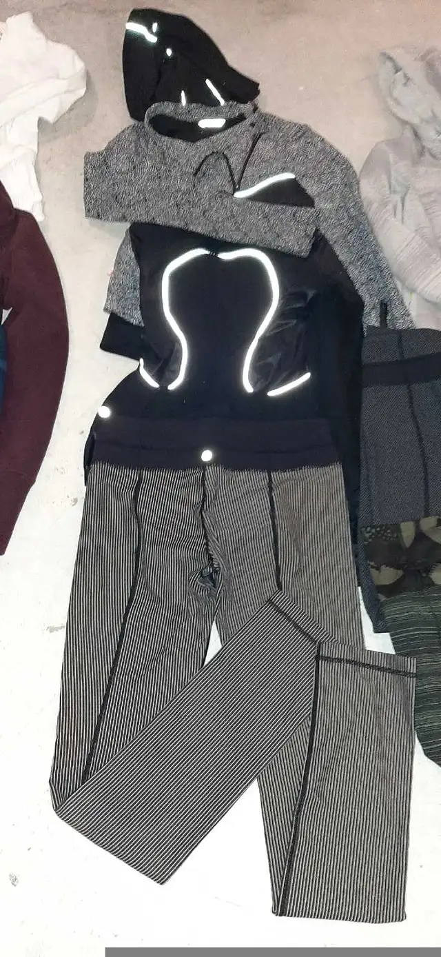 Lulu Lemon Clothing Size Small in Women's - Tops & Outerwear in Barrie - Image 5