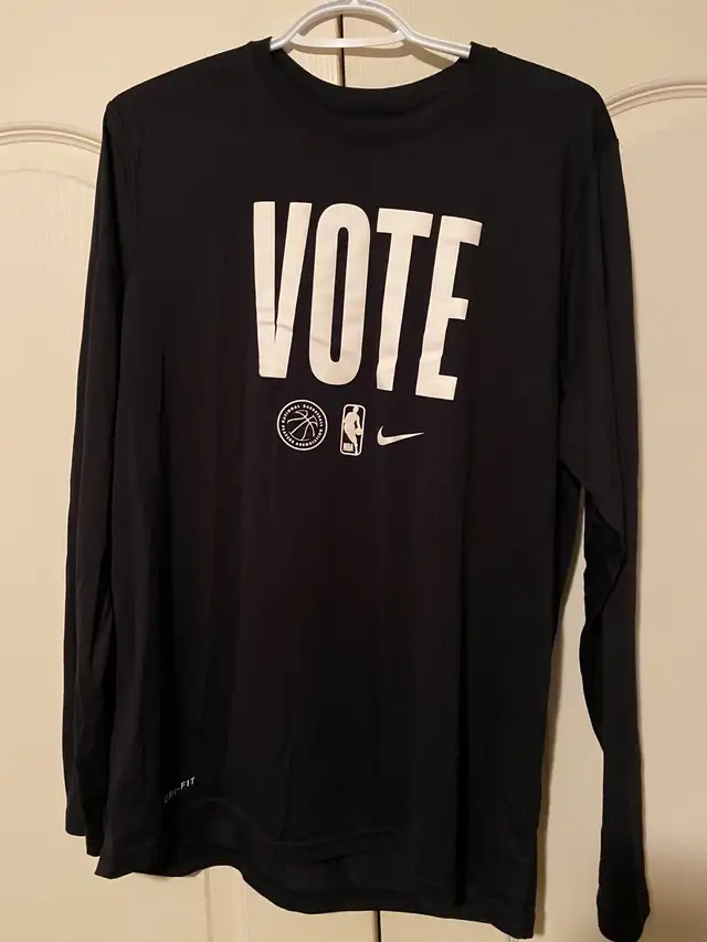 Nike Dri-fit Basketball Shirts in Men's in Mississauga / Peel Region - Image 3