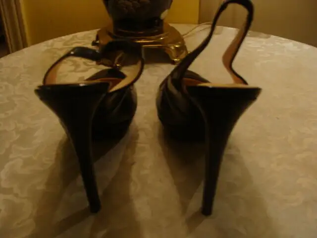 Souliers de marque Guess, en cuir vernis, pointure 8.5 in Women's - Shoes in Laval / North Shore - Image 6