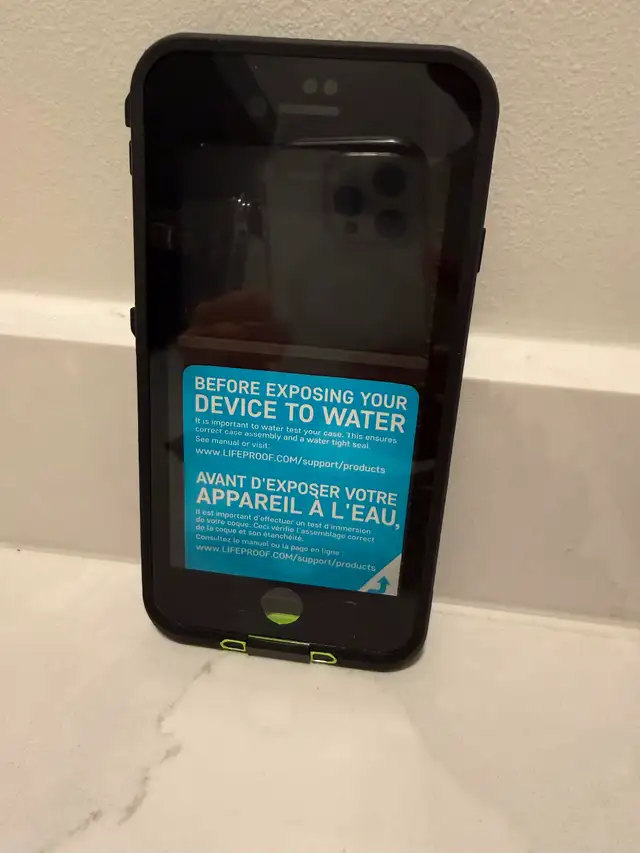 LifeProof iPhone 8 Case in Cell Phone Accessories in Markham / York Region - Image 2
