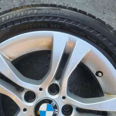 Selling a set of four all-season run-flat tires that came off an 3-series BMW. They are in excellent...