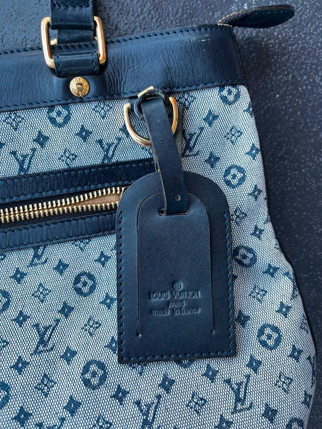 authentic Louis Vuitton bag in Women's - Bags & Wallets in Oakville / Halton Region - Image 3