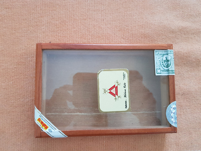 Habanos Cuban wood cigar box with glass top, empty in Arts & Collectibles in Hamilton