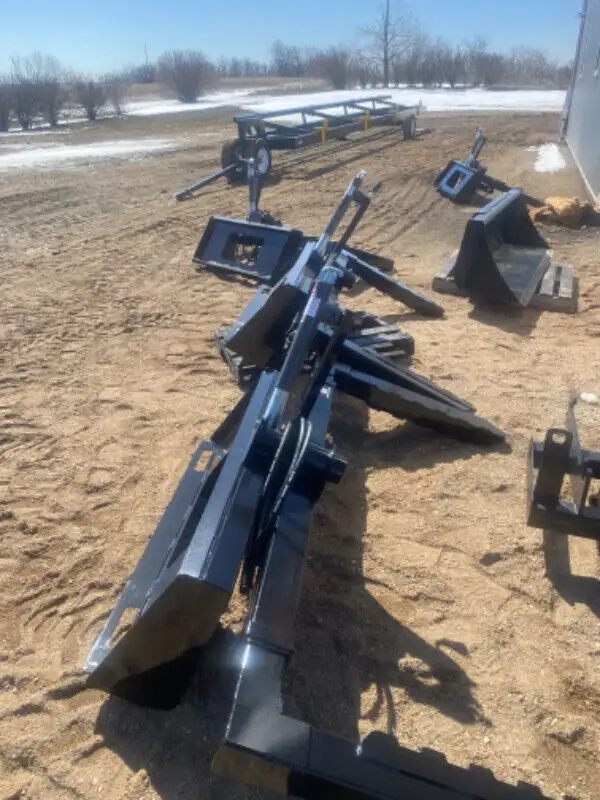 Sprayer tire grabber in Farming Equipment in Regina - Image 5