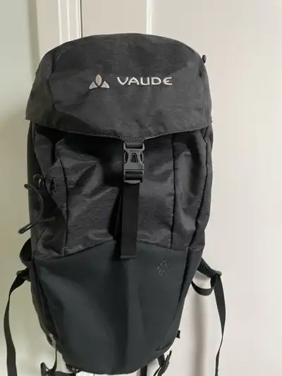 VAUDE Skomer 16 L women’s backpack in black, View more