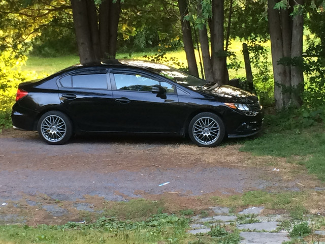 Honda Civic DX Berline 2012 in Cars & Trucks in Gatineau