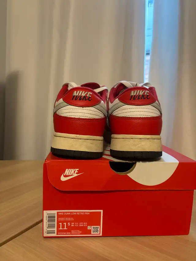 Nike dunk Chicago split size 11,5 in Men's Shoes in City of Toronto - Image 5