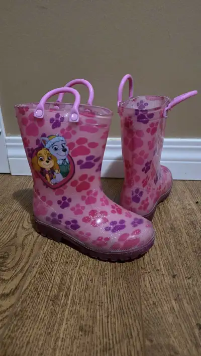 Rain boots size 8 for kids.