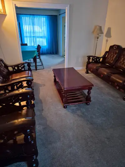 Looking for maximum 3 adults or less. Closer to mall, stores, banks and TTC. Non-smoker and no pets