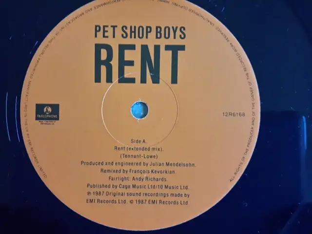 Pet Shop Boys Rent UK 12'' vinyl 1987 very good condition in Arts & Collectibles in City of Montréal - Image 4