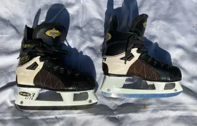 CCM Tacks 600 Hockey Skates, Intermediate, Size 6.5, View more