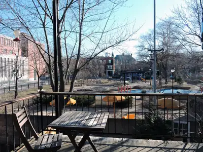 4 1/2 deux chambres mile end, rue Laurier