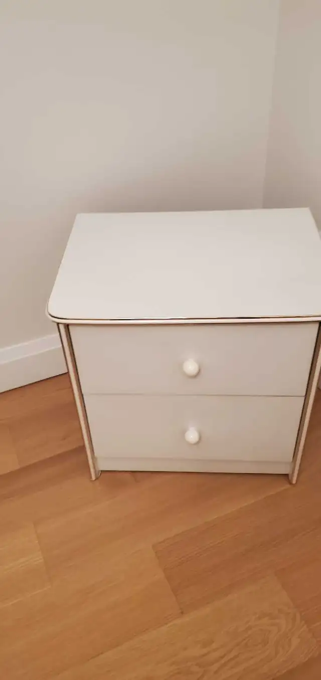 Nightstand in Dressers & Wardrobes in Oshawa / Durham Region - Image 3