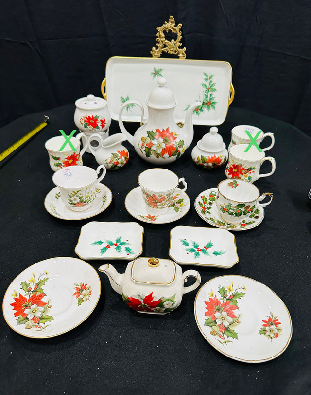 Vintage Christmas dishes, Tea cup and tea pot set  in Kitchen & Dining Wares in Hamilton - Image 2