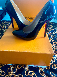 Louboutin heels size 37