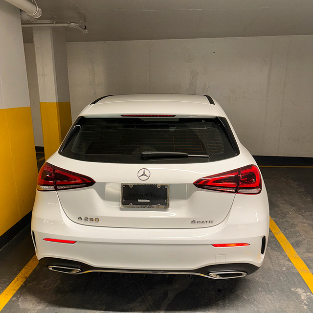 2019 MERCEDES-BENZ A-Class A250 4MATIC LOW KMS dans Autos et camions  à Ville de Montréal - Image 3