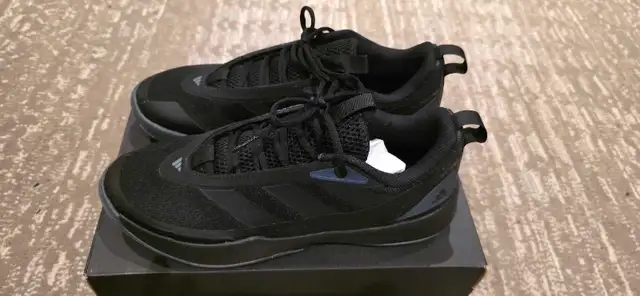 Adidas SUBZONE Basketball Shoes Size 11 in Men's Shoes in Oshawa / Durham Region - Image 2