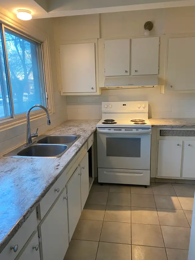 4 1/2 à Dorval pour le mois de mars