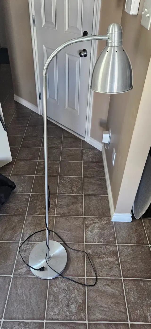 Floor Lamp549769166340771843