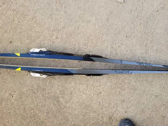 Fischer XC Twin Skin Sport 199cm Nordic ski with IFP bindings in Ski in Calgary - Image 10