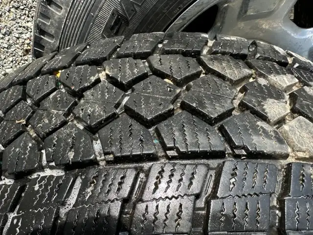 Mounted tires on Ford rims (4) in Tires & Rims in Whitehorse - Image 4