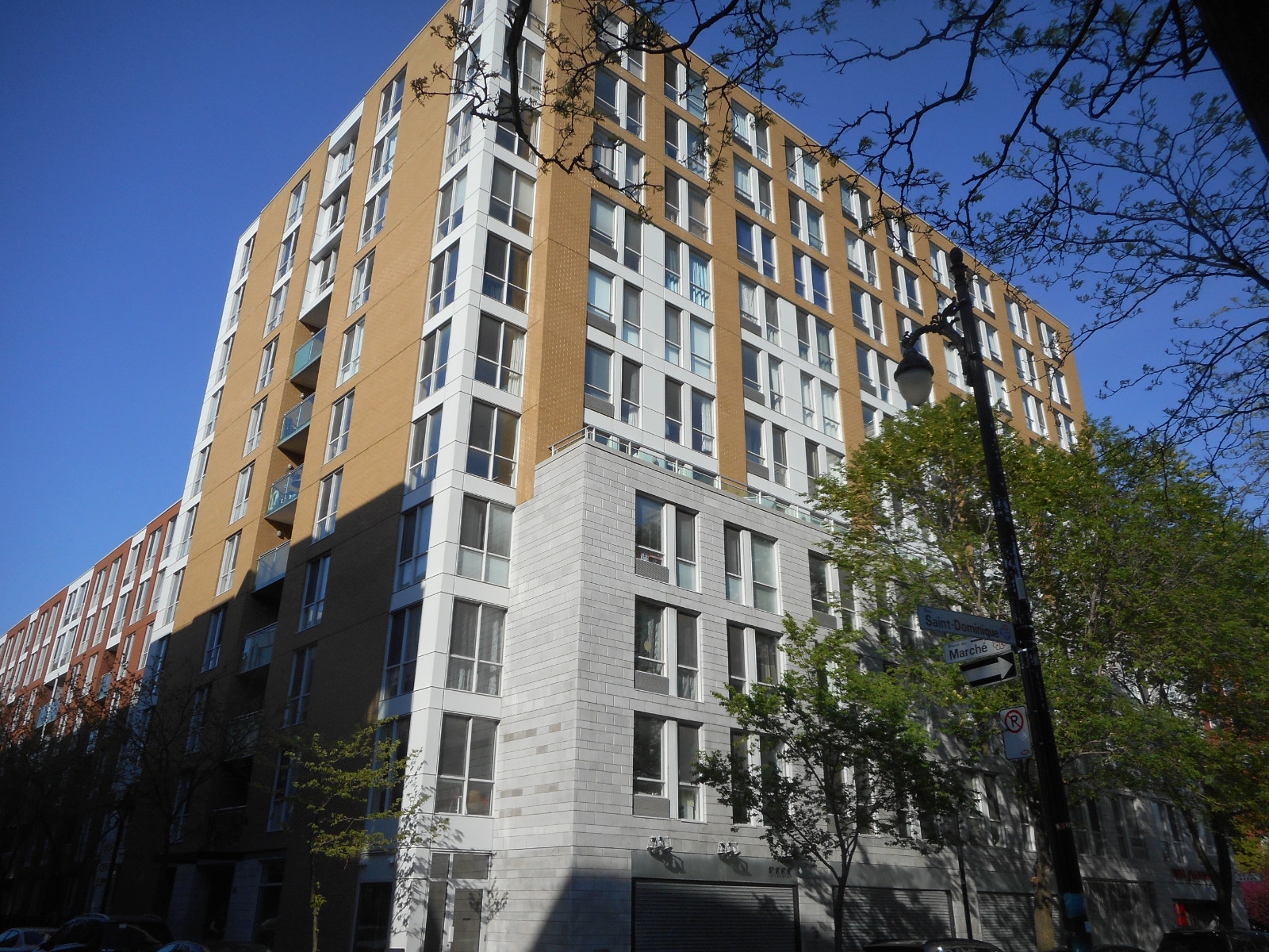 À louer – Condo entièrement meublé centre-ville Montreal — photo 1
