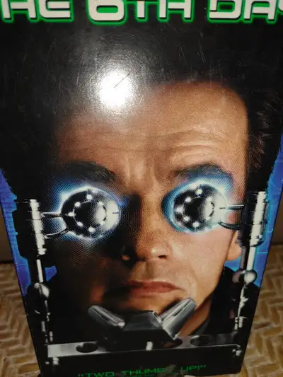 .......Vintage VHS tape.....THE 6TH DAY...2000 Sci Fi / Action... Starring Arnold Schwarzenegger.......