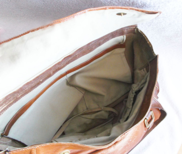 Mallette valise ANTIQUE – 100% cuir dans Art et objets de collection  à Ville de Québec - Image 3