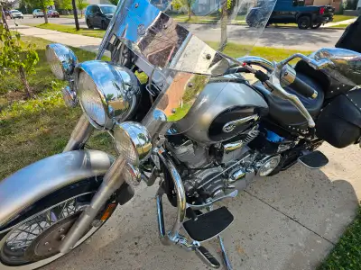 Fresh oil less then 1000 km ago, 2 brand new tires, mustang seat, luggage rack, blue under glow, sta...