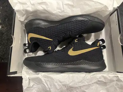 MEN’S NIKE LEBRON WITNESS Sneakers Black & Gold - Size 13, View more