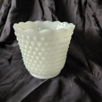 Vintage '60s Hobnail Milk Glass Scalloped Scalloped Vase/Planter