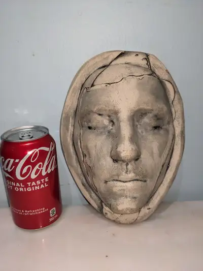 Bought from a oddity market as a death mask. Signed by the artist at the back (last two photos). No...