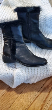 Leather ankle boots 