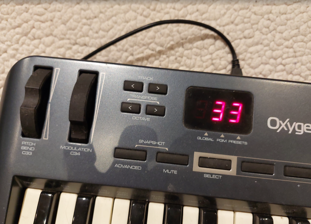 M-Audio Oxygen49 Keyboard in Pianos & Keyboards in City of Toronto - Image 2