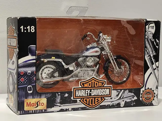 Harley-Davidson Springer Softail 1:18 diecast Motorcycles model  in Toys & Games in Edmonton - Image 4