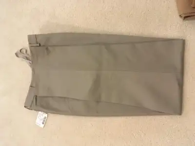 2 NEW PAIRS of PANTS OLSEN and LINDA ALLARD / ELLEN TRACY, View more