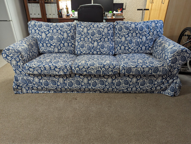 Ikea 3 seater fabric sofa in Couches & Futons in Markham / York Region - Image 2