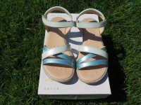 GEOX Girl Sandals - light blue - size 32 (1 US)