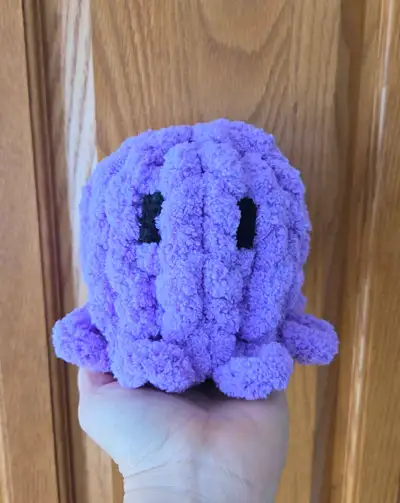 Peluche pieuvre en laine chunky / Plushie / Faite à la main, View more