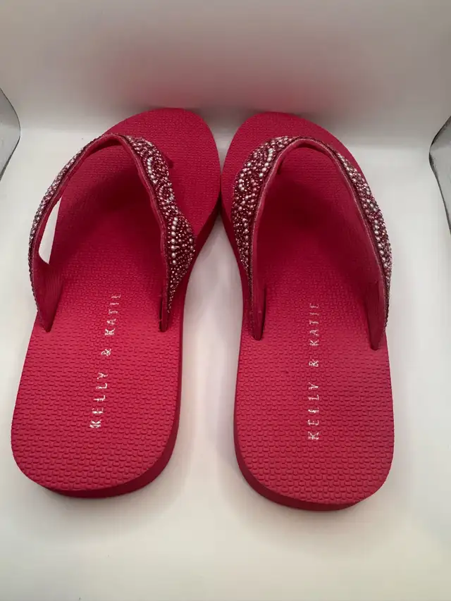 Kelly & Katie Flip Flops in Women's - Shoes in City of Toronto - Image 4
