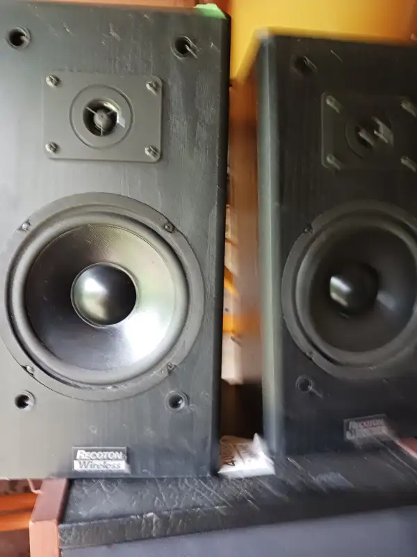 Wireless speakers for sale in Speakers in Markham / York Region - Image 5