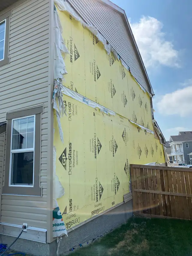Roofing / Siding / Gutter 463696872572856320