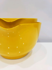 ROSTI Denmark nesting bowls/ Vintage MCM Bowls/ kitchen/barware 