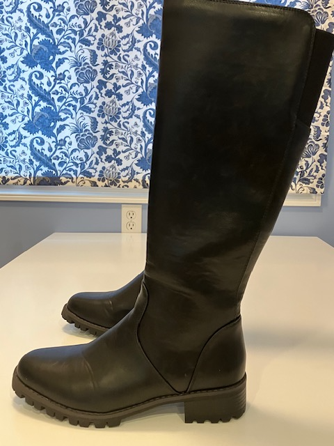Women's Back Leather High Top Winter boots in Women's - Shoes in Edmonton - Image 2